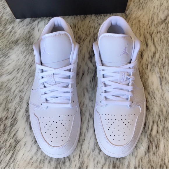 Men’s Nike Air Jordan 1 Retro Low "Triple White" - Picture 3 of 9